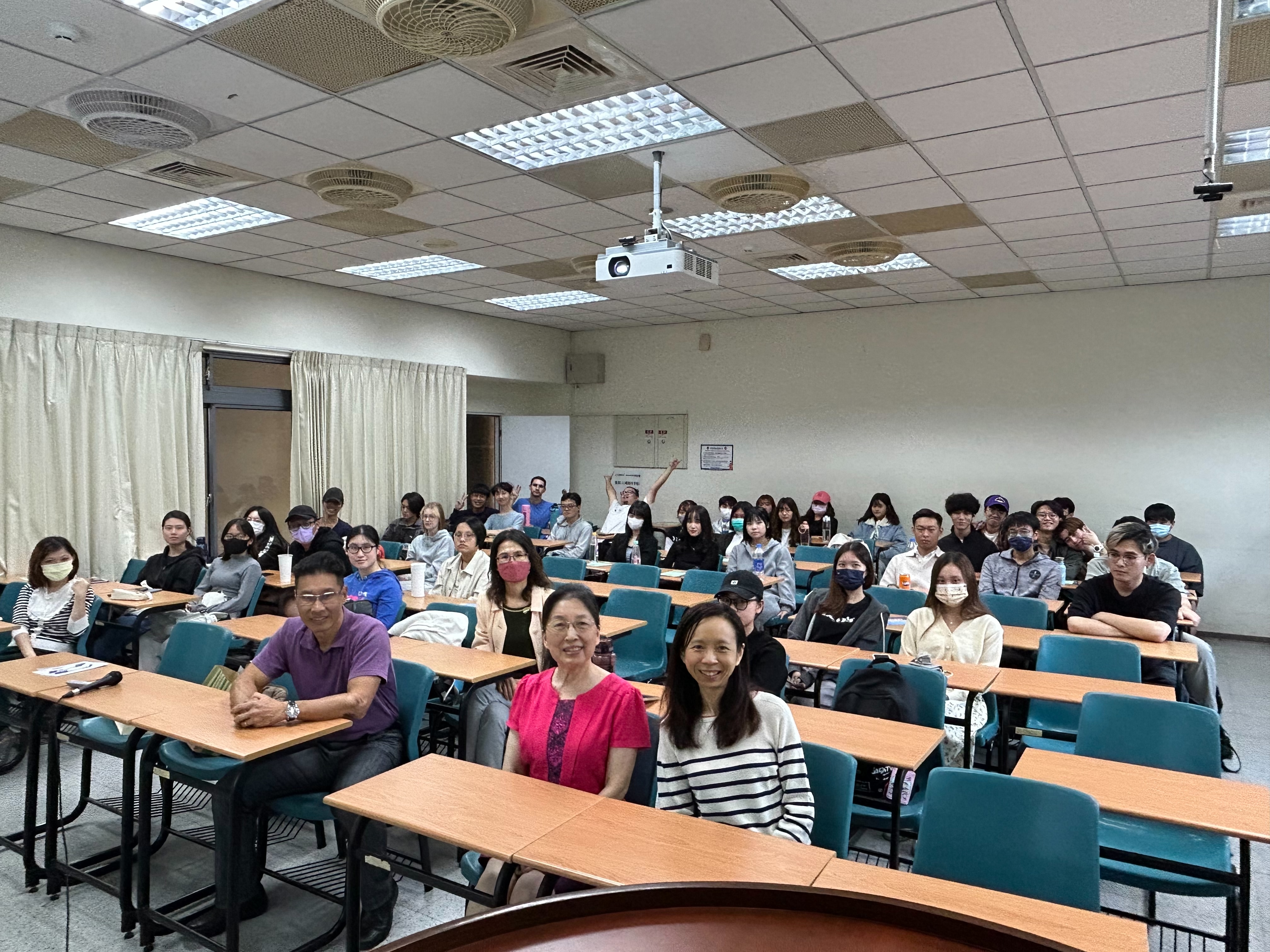 Tunghai University Creates Intelligent Robot 